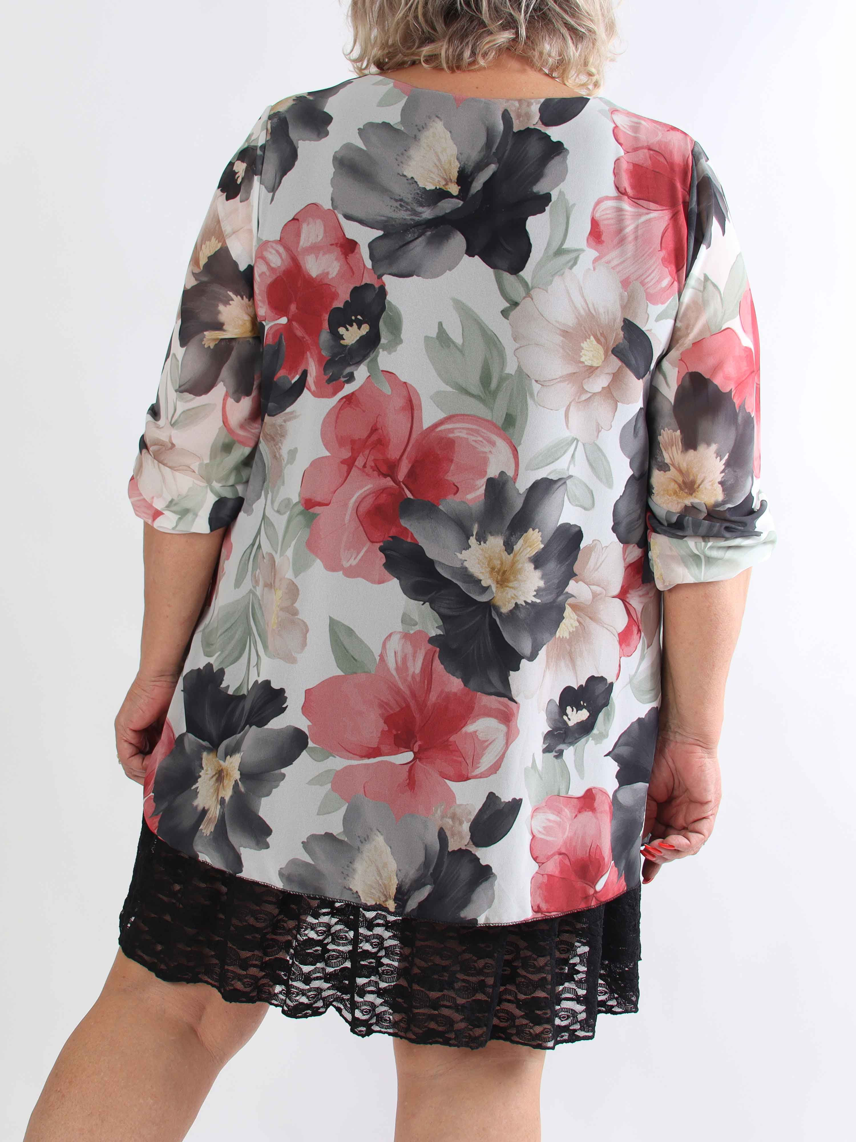 Lauren - Plus size tunikakjole i chiffon med blomsterprint og blondekant